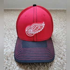 New Era 39 Thirty NHL Detroit Red Wings  Hat Cap Hockey M/L